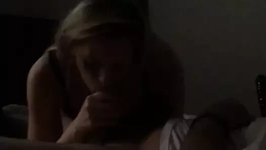 hotwife oral seks ile yapay penis oyun