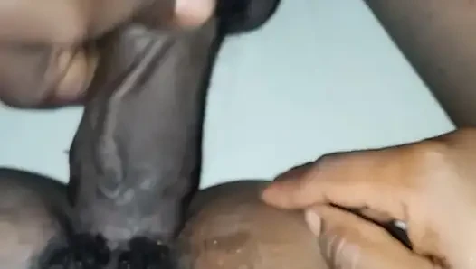 Pembe klitorisli amcık dev siyah bir yarakla tanışıyor