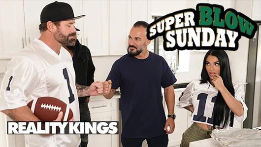 Reality kings - resmi Mısır erkek arkadaşının arkadaşı Gi Joey'i dikizliyor ve sonra onu hızlı bir sikiş için cezbediyor