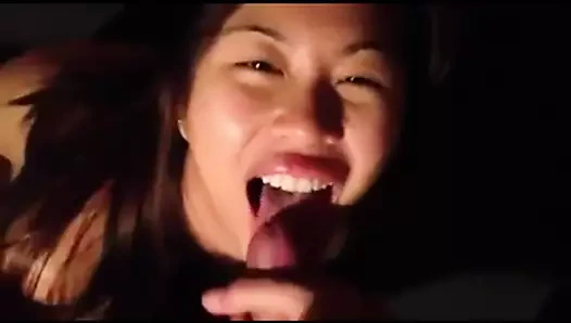 Asya kız oral seks ve boşalmak içinde ağız