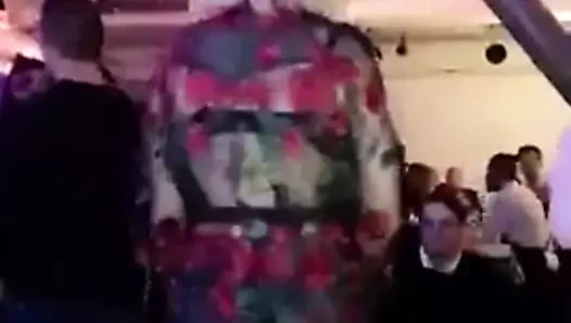 Katy perry kambur dansı yapıyor