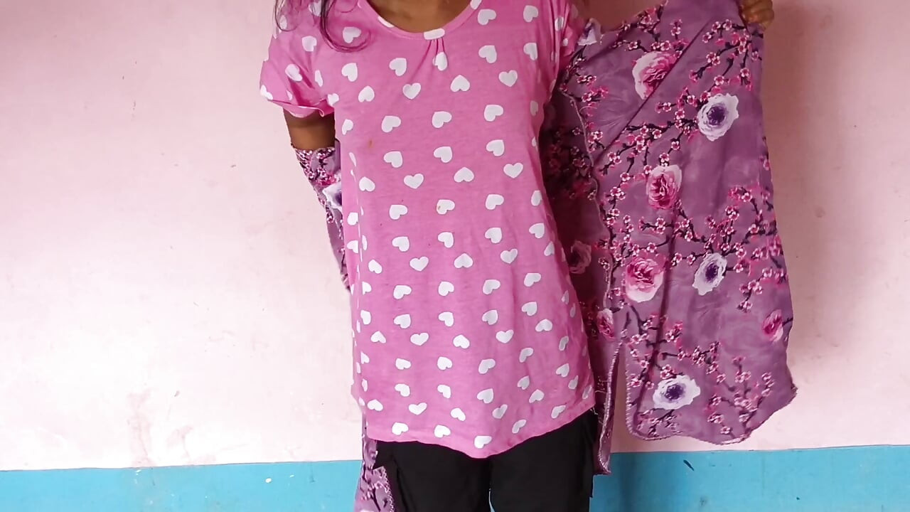Viral sexy video of a Bangladeshi woman with her female friend.