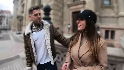 Josephine'in tıraşlı üvey kardeşler tarafından sikiliyor!