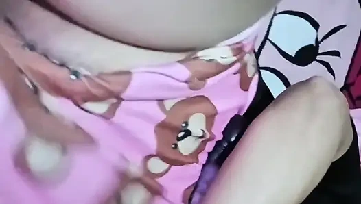 Yuliethgomez üvey annesini dölle sikiyor