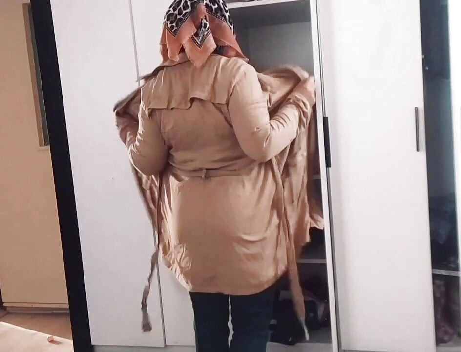 Turbanli Yengem Soyunuyor Gizlii Cekim Turkish Porn