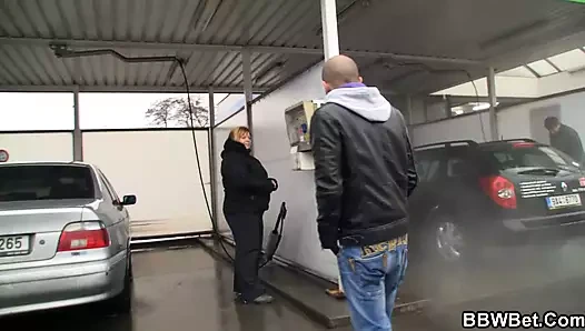 O alır ve sikikleri büyük göt şişman içinde the banyo