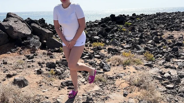 Отчаяние Девушки В Публичных Смачивающих Штанах