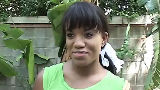 Fantastik siyah fahişe berbat çük ve hoşlanır o içinde ona tıraş sıkı am