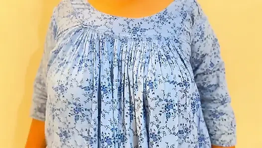 Adam ev hanımının odasına giriyor ve onu bağlamaya çalışıyor, ama ateşli ev hanımı onu yakaladı ve ellerini bağladı, sonra sikti - kovboy kız