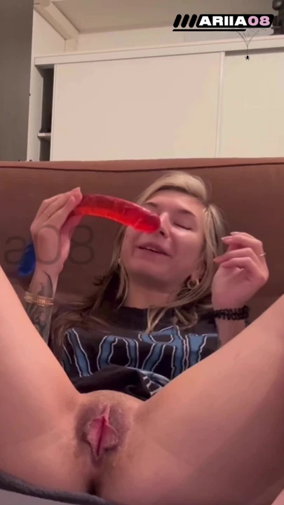 Noel'e kadar günde bir orgazm: 3. gün en sevdiğim dildoyla yeni bir kayganlaştırıcıyı test ediyorum - alt kız francaise