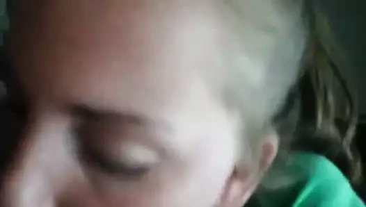 Kız arkadaş seviyor emme horoz ve yeme boşalmak