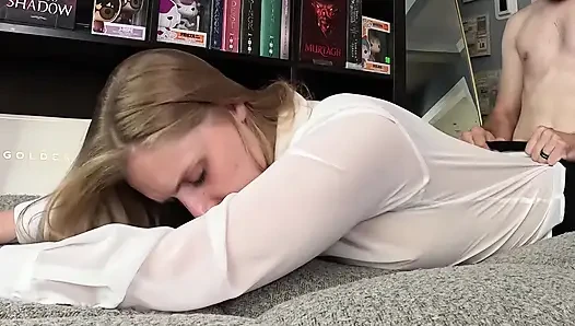 Üvey kız kardeşin iş görüşmeden önce sakinleşme ihtiyacı vardı