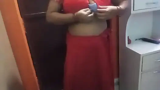 Güzel Hintli kadın romantik bir ilişki yaşıyor