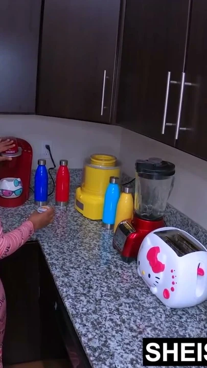 Hd benim – üvey babamın sekse ihtiyacı vardı ve benim memelerim üvey anneminkinden daha büyük! şimdi sikişmem gerekiyordu. genç busty kız sheisnovember | Klip 1