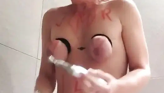 Elektrikli Oyuncaklarla Banyoda Orgazm