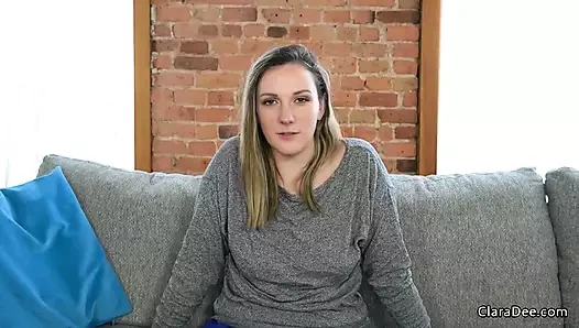 Kadın kılıklı evli kadının sakso uygulaması - clara dee joi