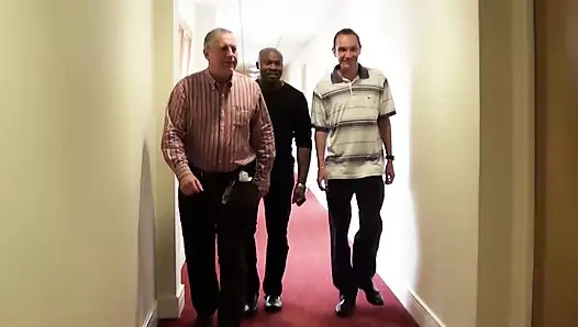 Dick Fitswell, Lexie, Neil, Star Bouy ve Trisha grup seks yapıyor