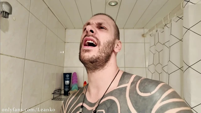 Pornoya mastürbasyon yapıyor