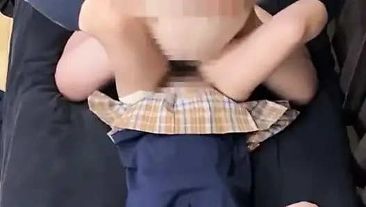 En büyük boşluk, gece boyu yakınlık 1. kez ortaya çıkarken ciddi bir kızın kontrolünü kaybettiğini ortaya koyuyor