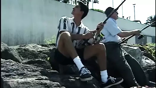 Dik genç gets ona ıslak am çarptı