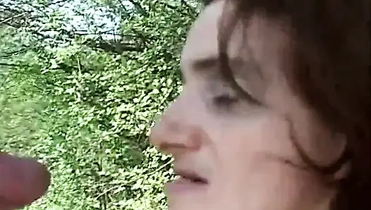 Seksi sarışın orta yaşlı seksi kadın amcık sikişiyor