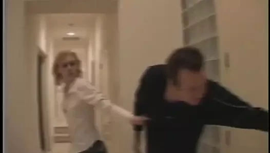 Güzel memeli şirin liseli kız mutant tarafından gerilir