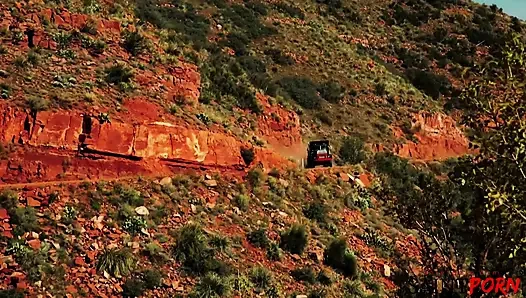 Jayme Janes seks ve döl yutma ile çölleri ısıtıyor