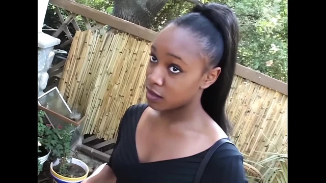 Siyah sürtük siyah canavar yarakla çığlık atıyor