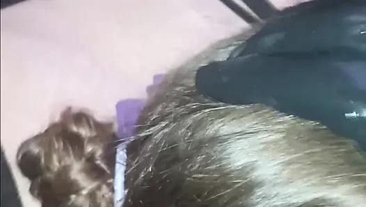 Söyle. Ben bir fahişeyim