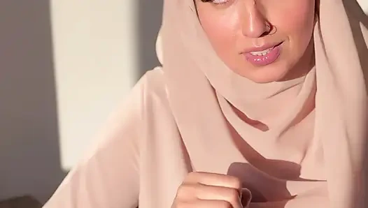 Müslüman evli kadın sana kendi dölünü yemen için talimat ediyor