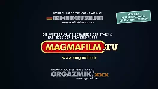 Zwei heisse Schnecken weggepoppt auf einem Bahnhof