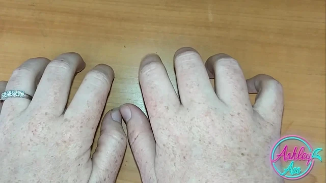 Ashley Ace tırnakla sikişi