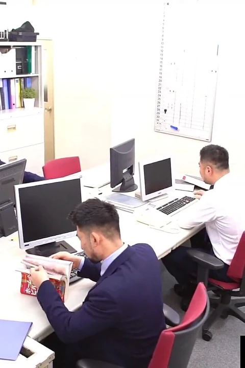 Azgın hiroya ve rio bakış açısı üçlü grup sekste bao sıkı götlerini prezervatifsiz sikiyor