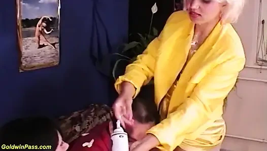 Hamile genç kızla üvey aile terapisi