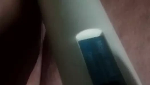 Evli kadın hitachi asasına orgazm oluyor