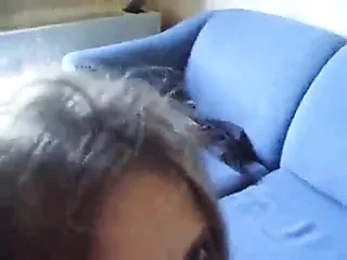 18 yaşındaki sürtük götten ağza alıyor