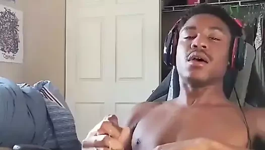 Zenci çocuk boşalıyor