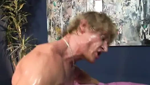 2 adam 1 yarağı alıyor