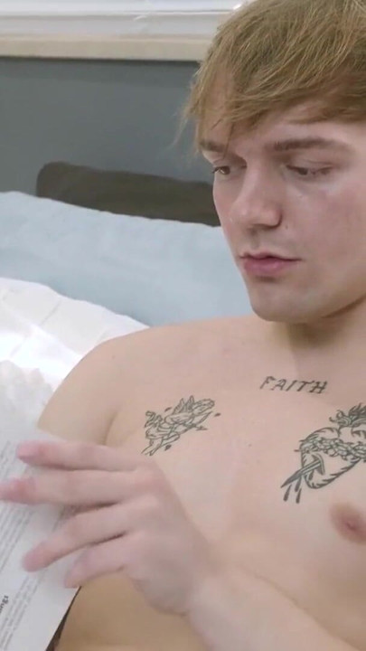 Orta yaşlı seksi kadın öğretmen azgın öğrencilerinden itaat ve tam itaat istiyor - mylf | Klip 1