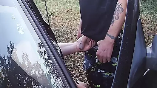 Arkadaşımı parka getirdim ve bana sakso çekti