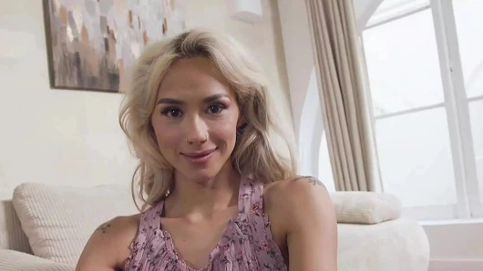 Minyon Veronica Leal Elegantraw'da büyük bir yarağı götüne sokuyor