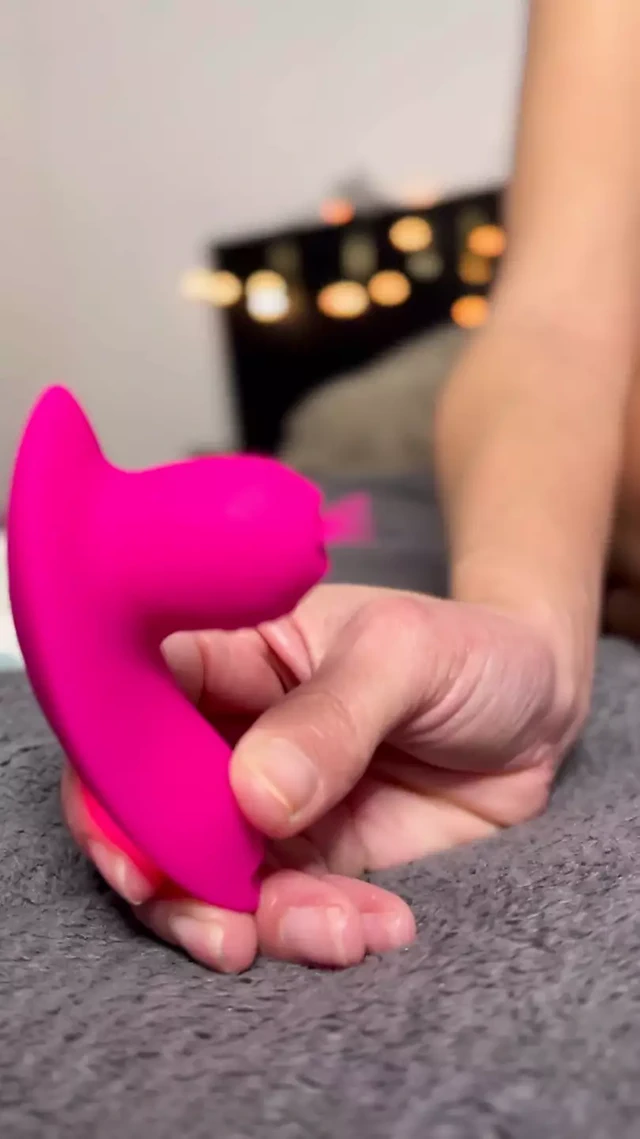 Titreşimli klitoral sextoy sunumu