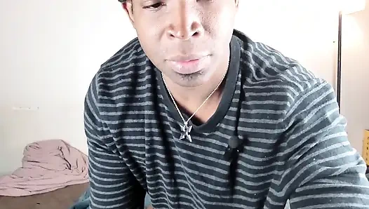 Sulu götlü Chris deliğini sikiyor yakın çekim