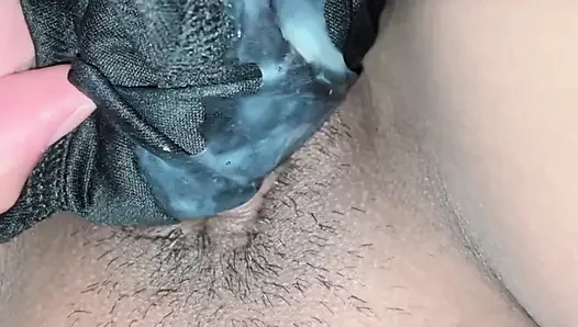 Annem çok mutlu olana kadar geceleri bana sakso çekti
