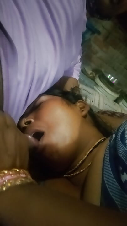 Desi Bhabhi Oral Sex