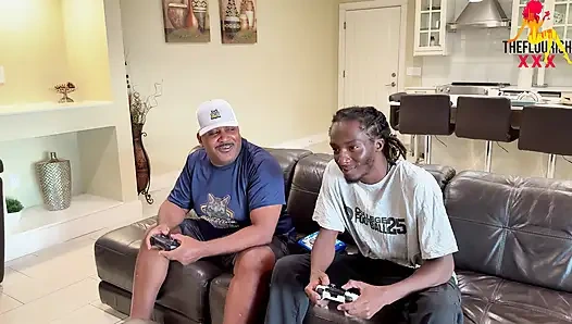 Fışkıran turta kız Veronica Cruz büyük zenci yarağıyla üçlü seks yapıyor