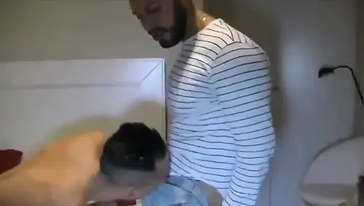 Bu sürtük Willima Blanco arkadaşım en iyi porno yıldızı Viktor Rom tarafından sikiliyor