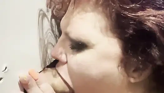 Pipe au gloryhole chez Bna