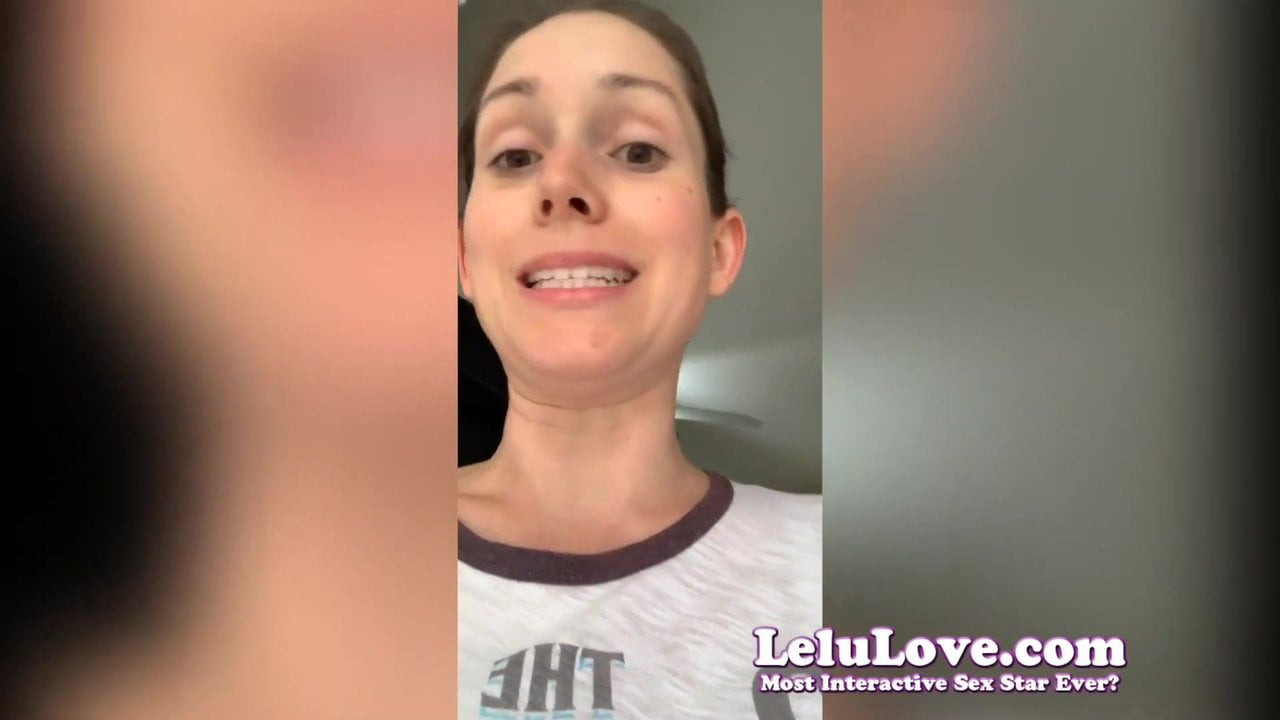 Lelu love- vlog: lateks şort işiyor yakın çekimler mastürbasyon