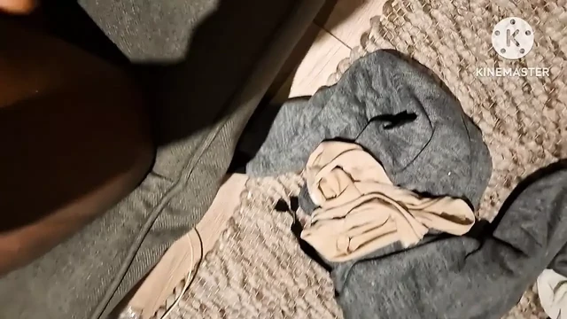 Ей было 21 год, но ей нравится 50-летняя киска